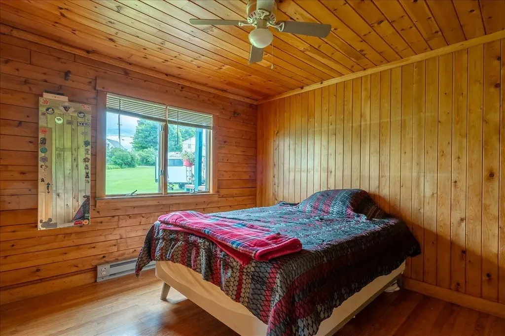 22 Oyster River Road Thomaston ME 04861