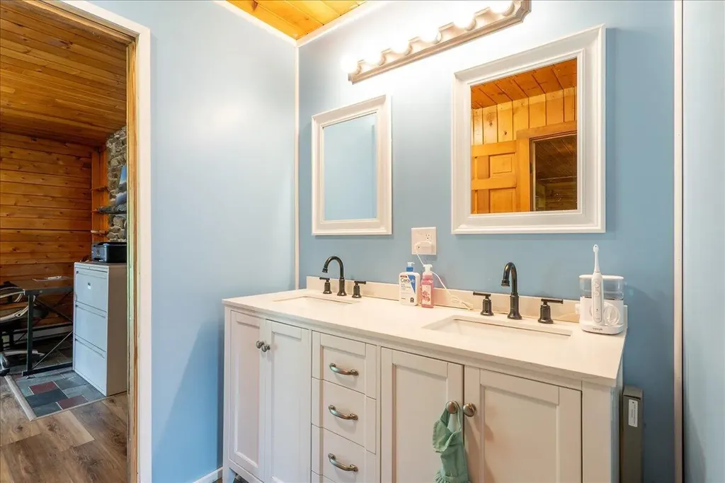 22 Oyster River Road Thomaston ME 04861