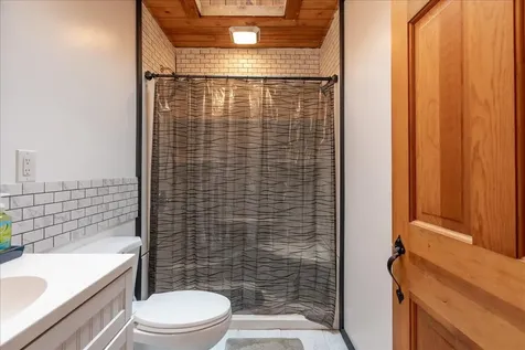 22 Oyster River Road Thomaston ME 04861