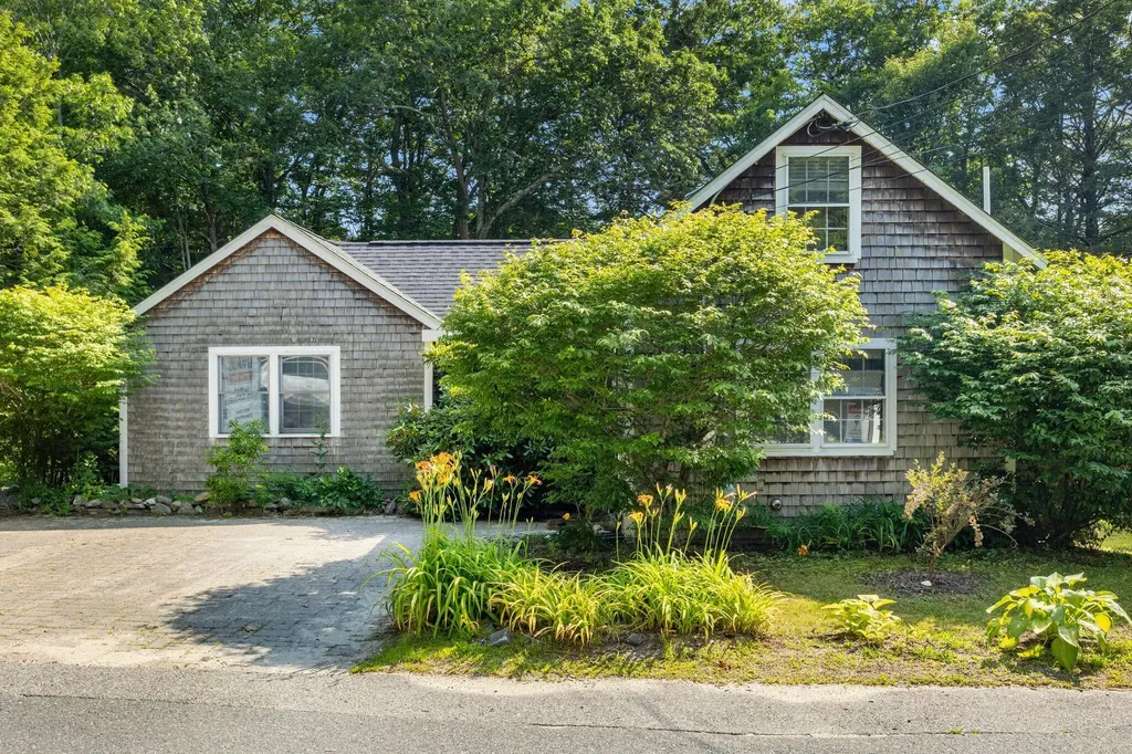 Falmouth ME, 86 Underwood Road