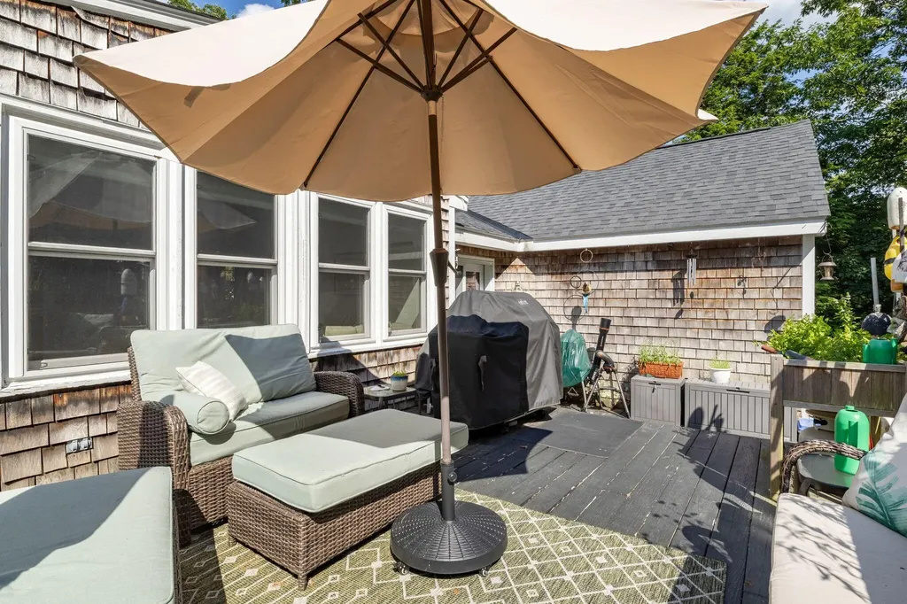 86 Underwood Road Falmouth ME 04105