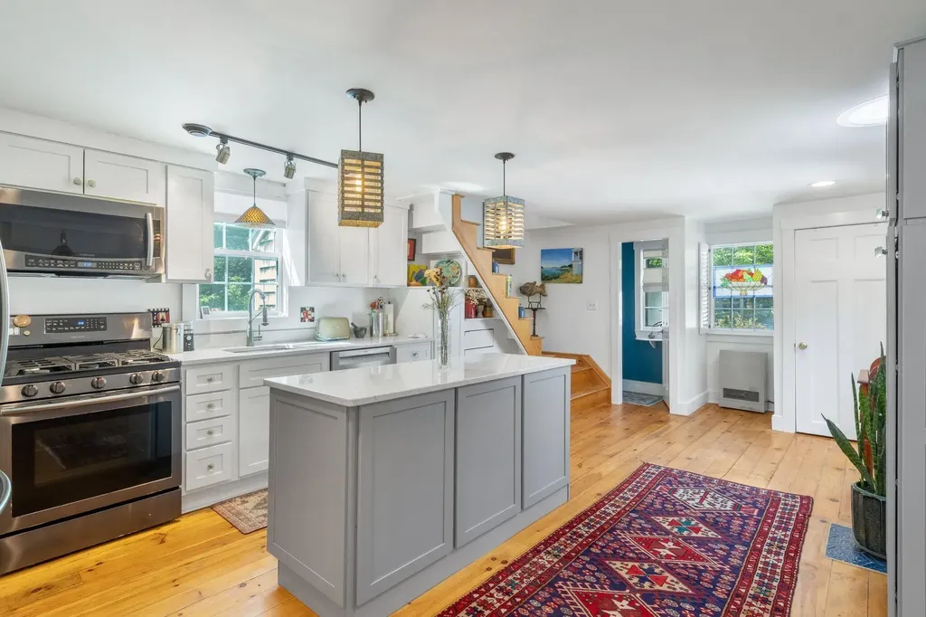 86 Underwood Road Falmouth ME 04105