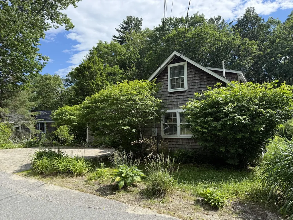 86 Underwood Road Falmouth ME 04105