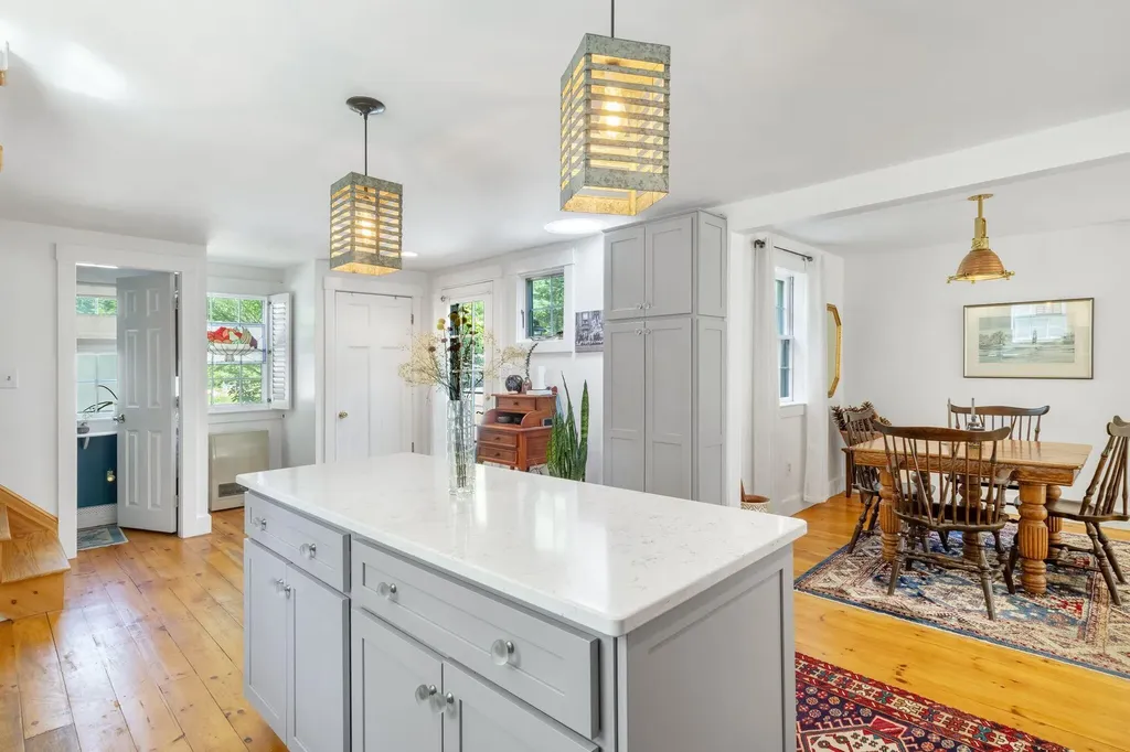 86 Underwood Road Falmouth ME 04105