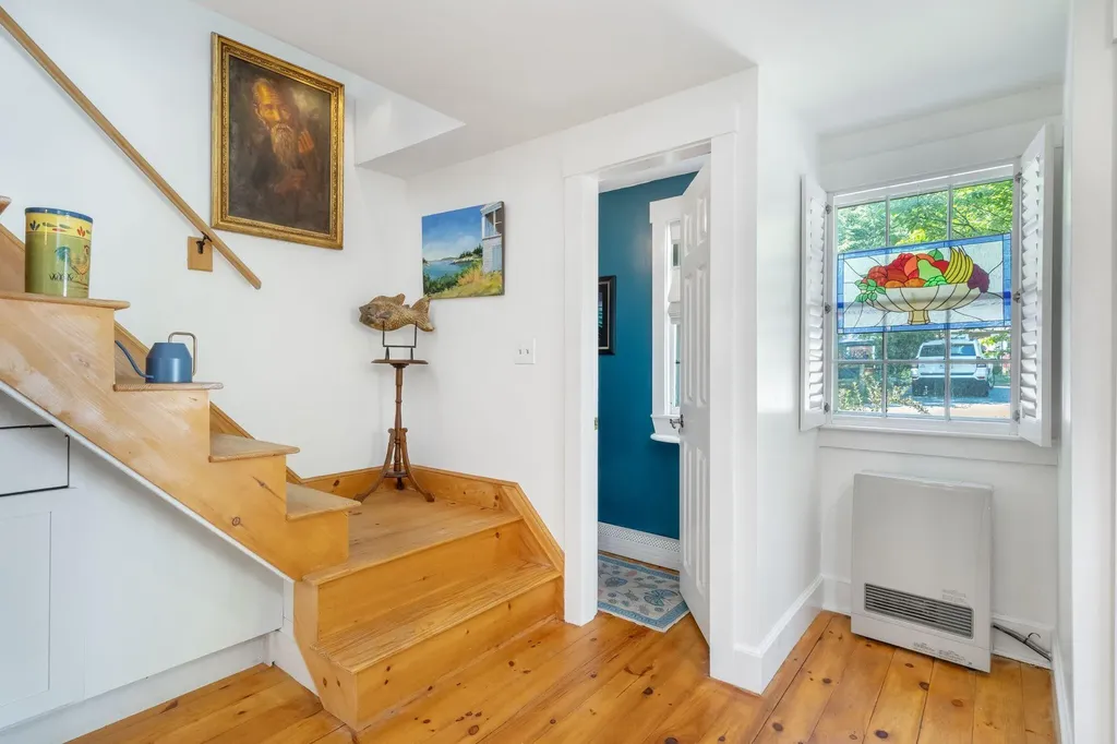 86 Underwood Road Falmouth ME 04105