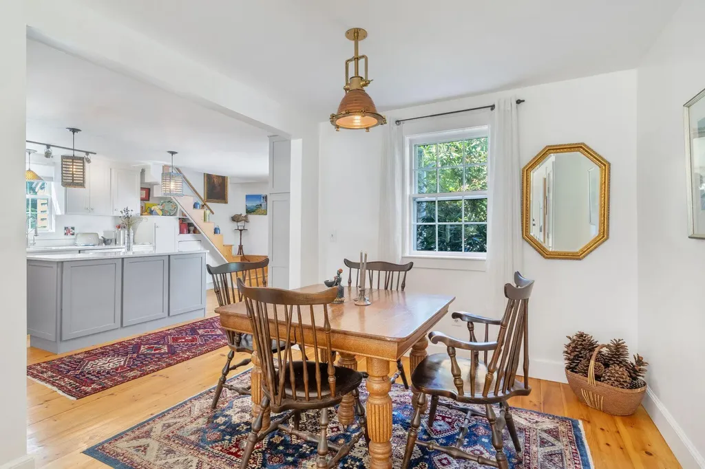 86 Underwood Road Falmouth ME 04105