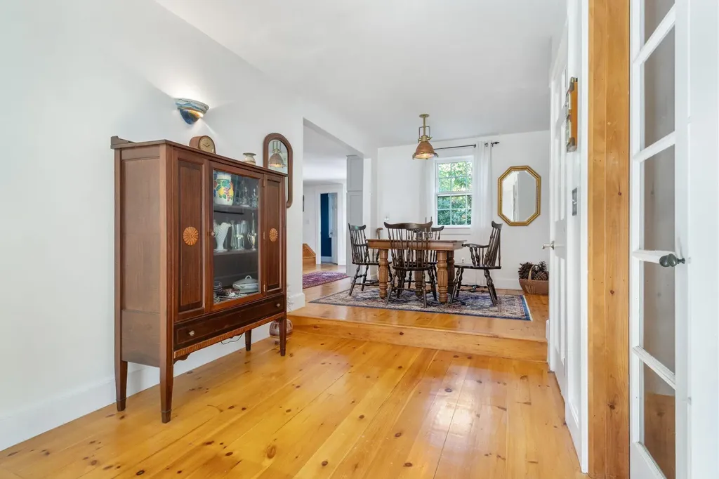 86 Underwood Road Falmouth ME 04105