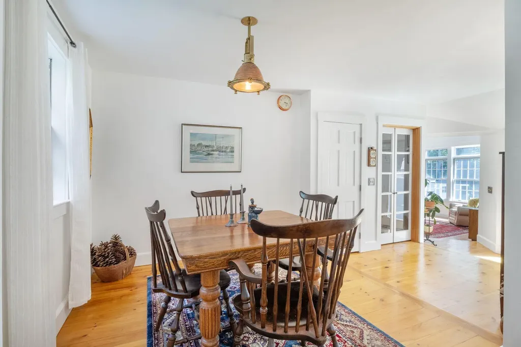 86 Underwood Road Falmouth ME 04105