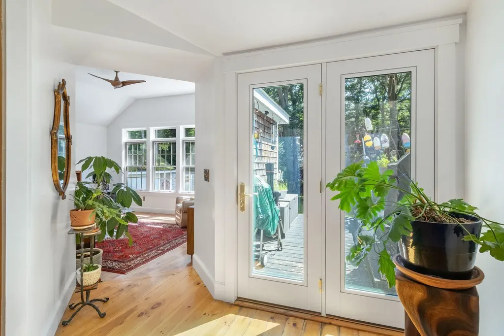 86 Underwood Road Falmouth ME 04105