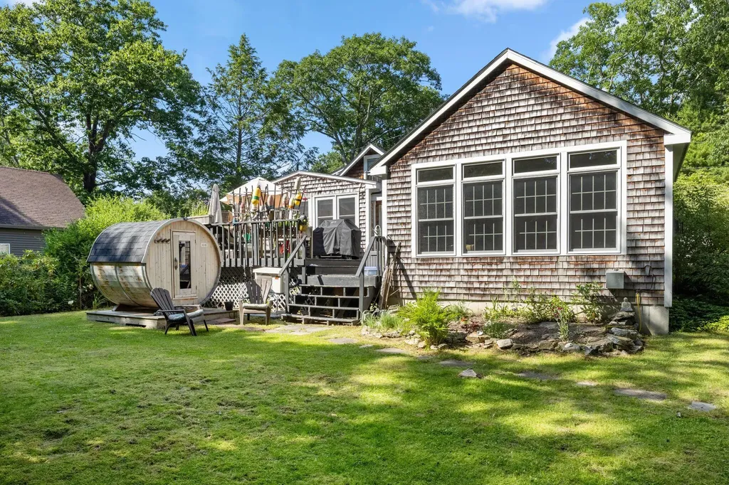 86 Underwood Road Falmouth ME 04105