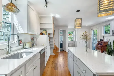 86 Underwood Road Falmouth ME 04105