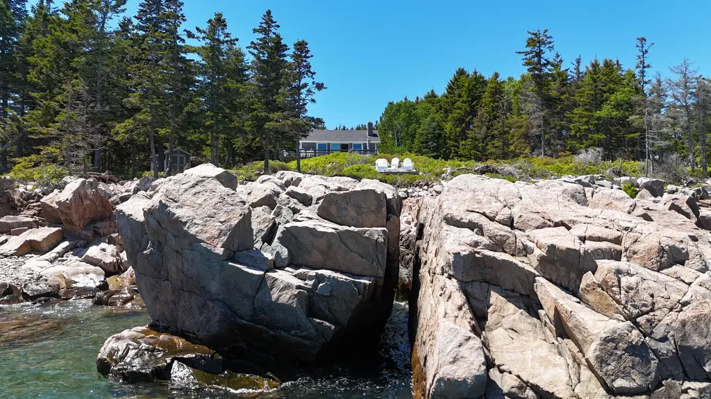 162 Red Point Road Swans Island ME 04685