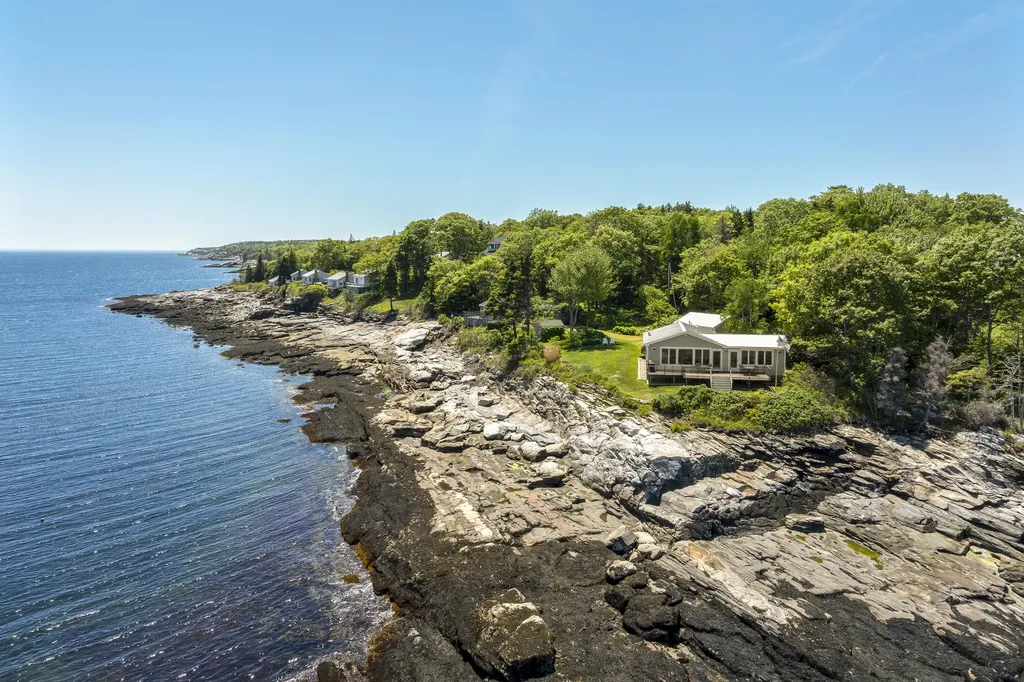 66 Dan's Cottage Road Bristol ME 04554
