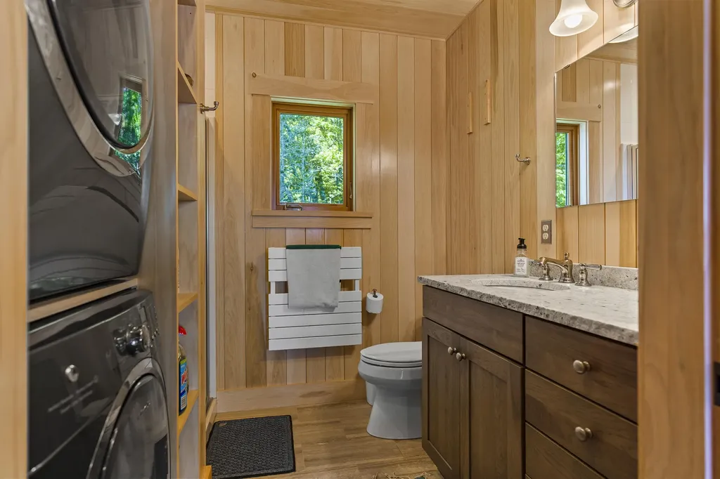66 Dan's Cottage Road Bristol ME 04554