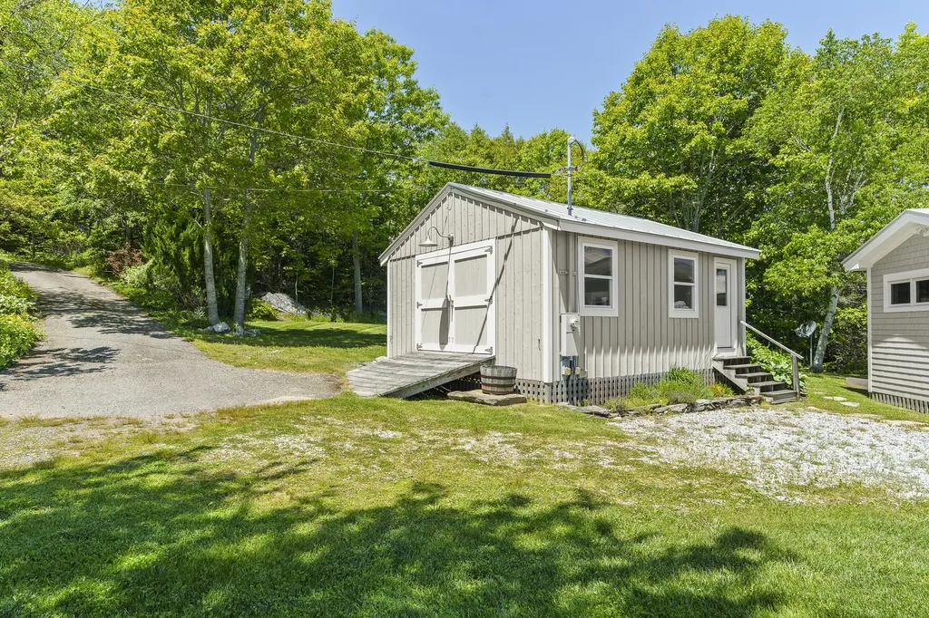 66 Dan's Cottage Road Bristol ME 04554