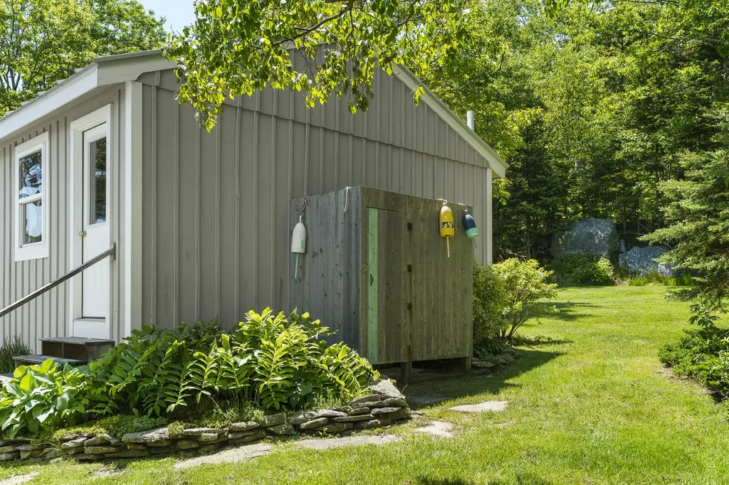 66 Dan's Cottage Road Bristol ME 04554
