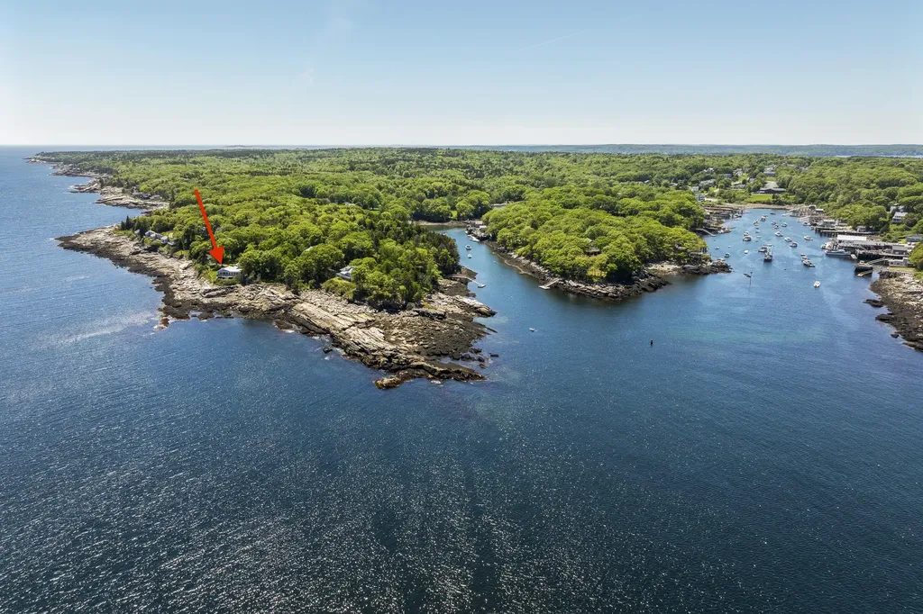 66 Dan's Cottage Road Bristol ME 04554