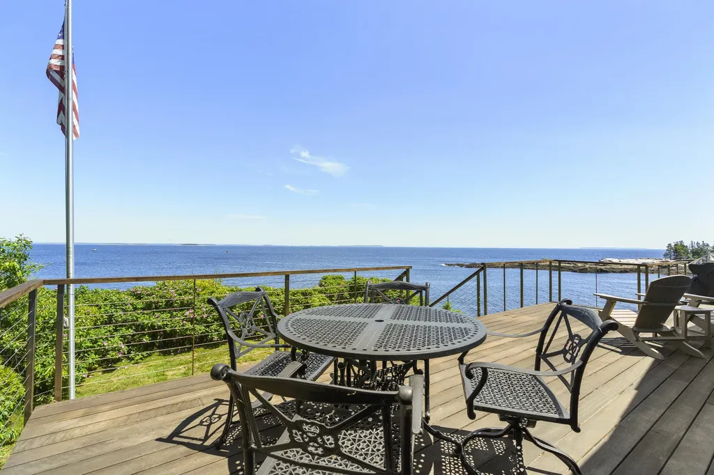 66 Dan's Cottage Road Bristol ME 04554