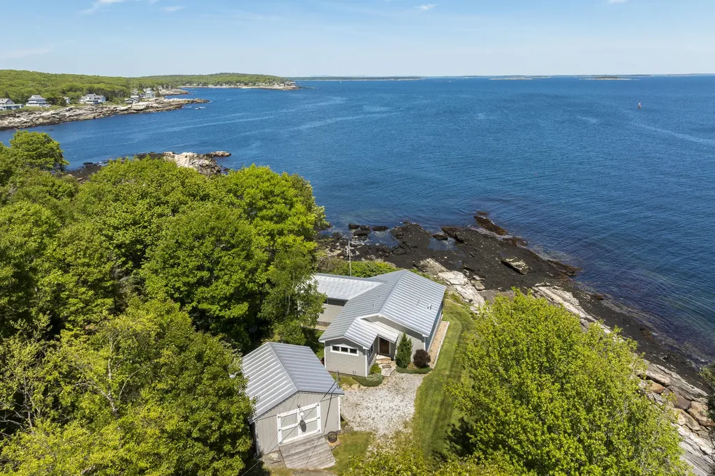 66 Dan's Cottage Road Bristol ME 04554