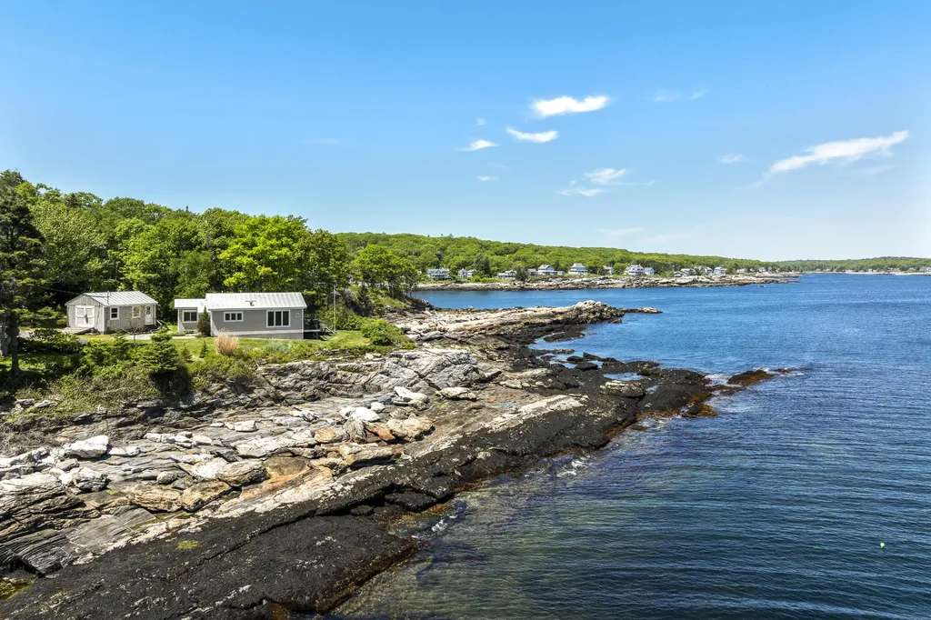 66 Dan's Cottage Road Bristol ME 04554