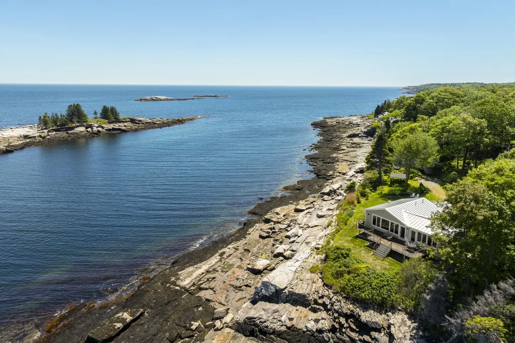 66 Dan's Cottage Road Bristol ME 04554
