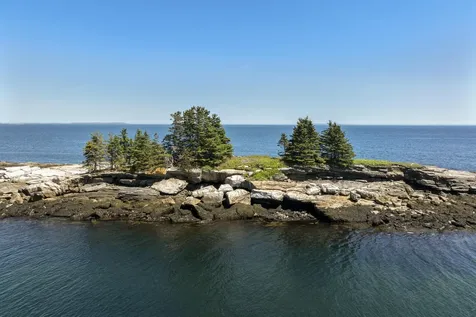 66 Dan's Cottage Road Bristol ME 04554