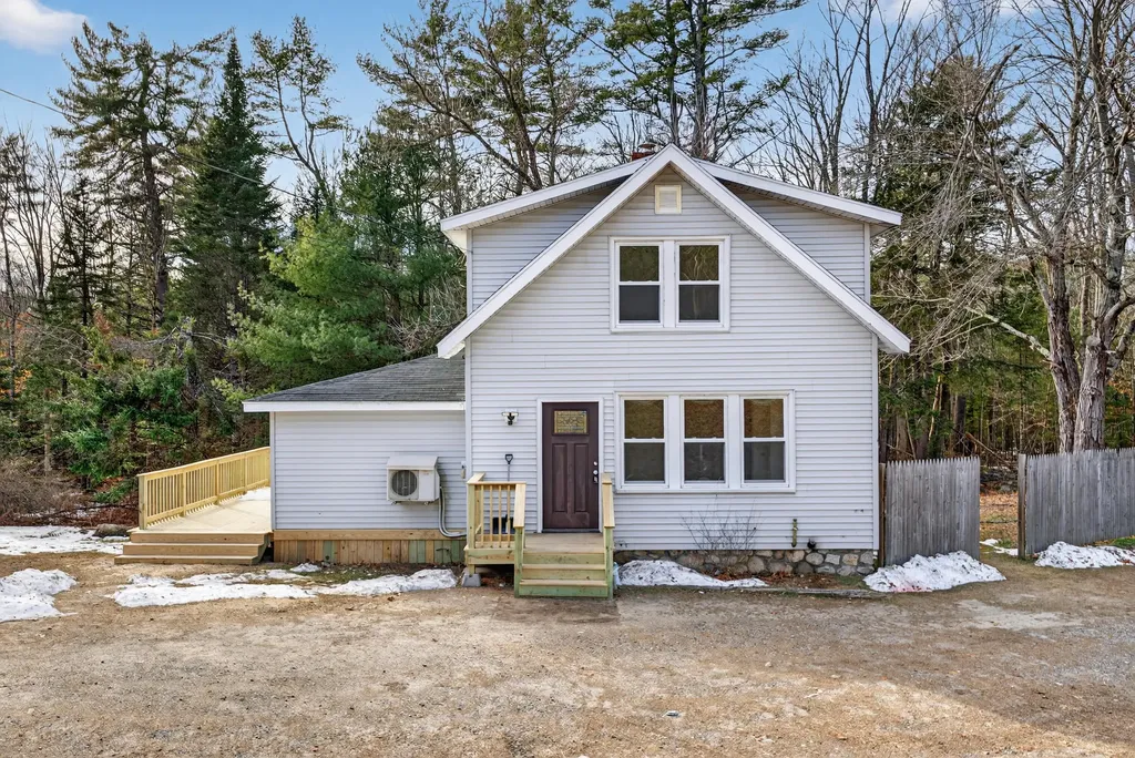 510 Roosevelt Trail Casco ME 04015
