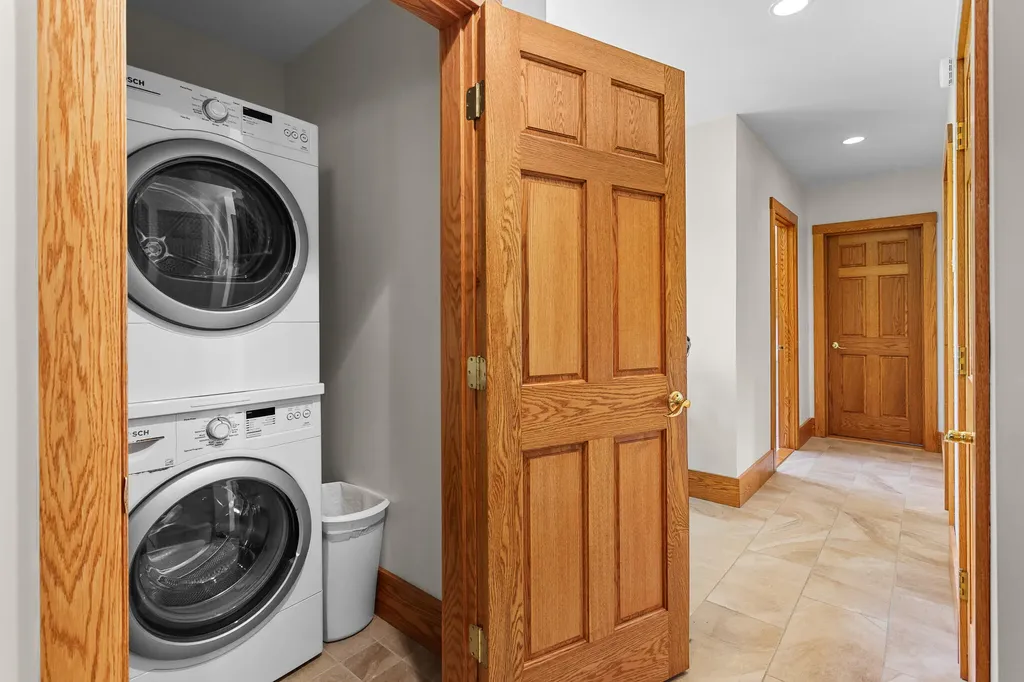 24 Moosewood Lane Brooksville ME 04617