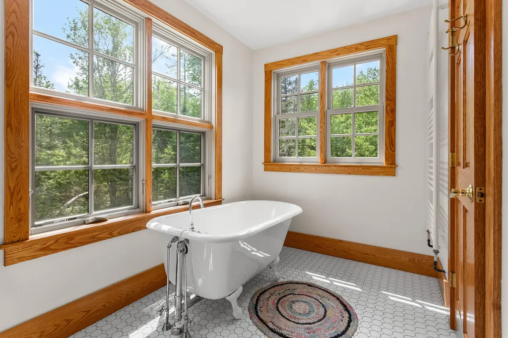 24 Moosewood Lane Brooksville ME 04617