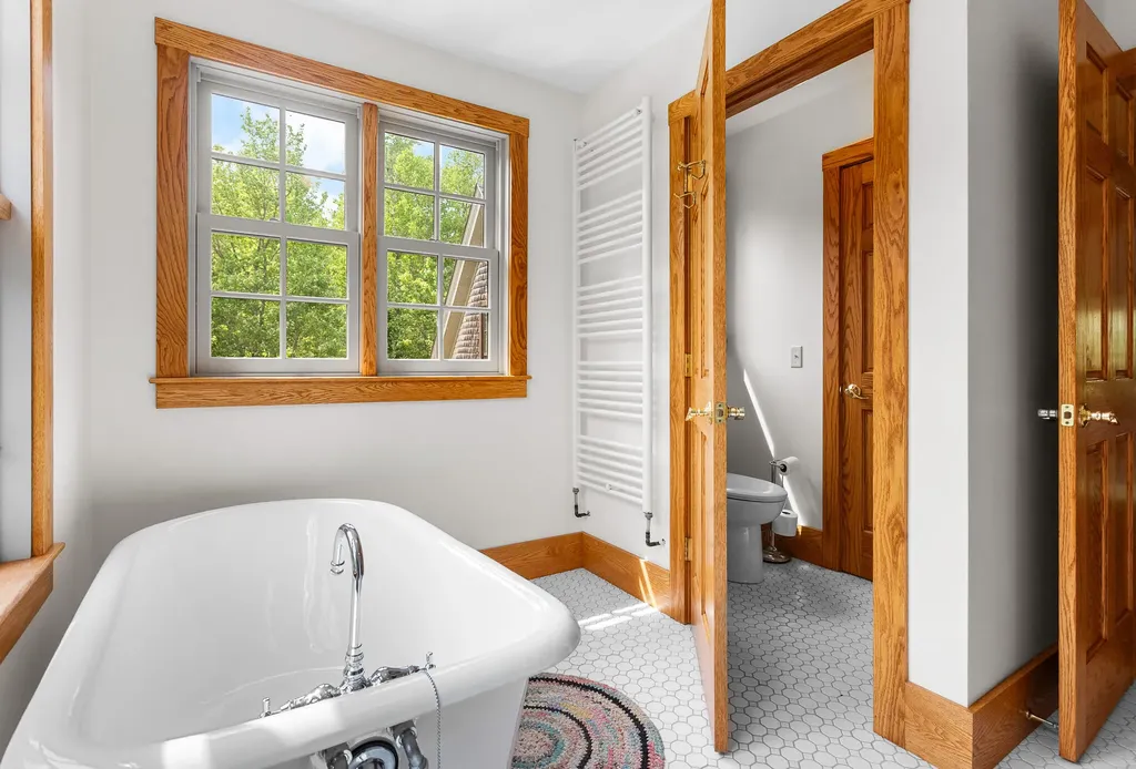 24 Moosewood Lane Brooksville ME 04617