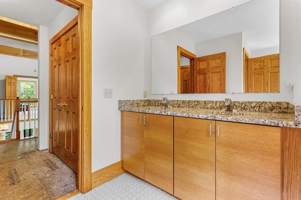 24 Moosewood Lane Brooksville ME 04617