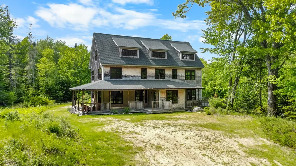 24 Moosewood Lane Brooksville ME 04617