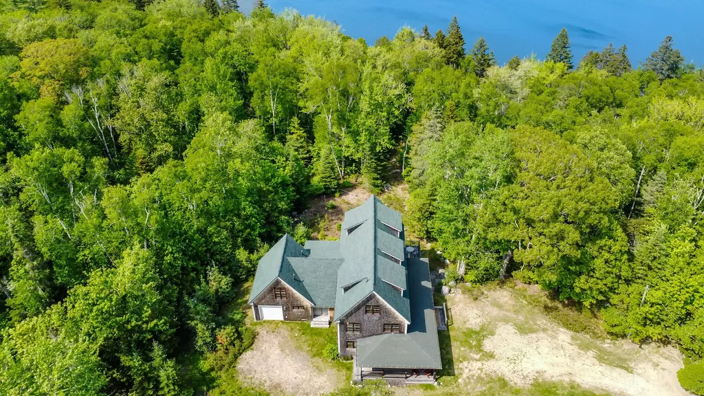 24 Moosewood Lane Brooksville ME 04617