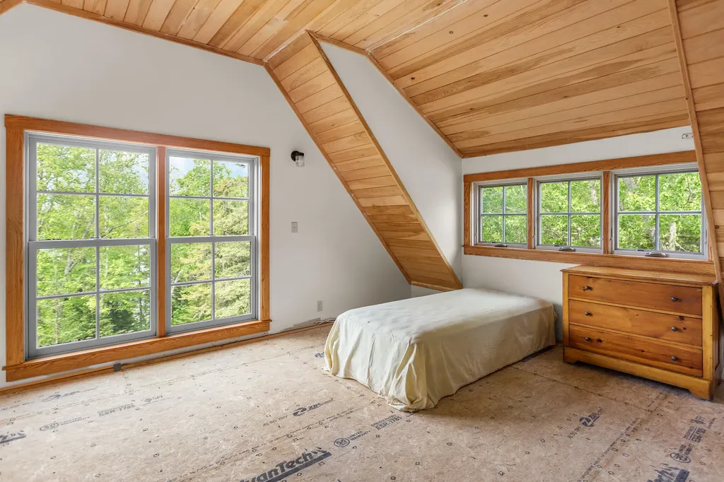 24 Moosewood Lane Brooksville ME 04617