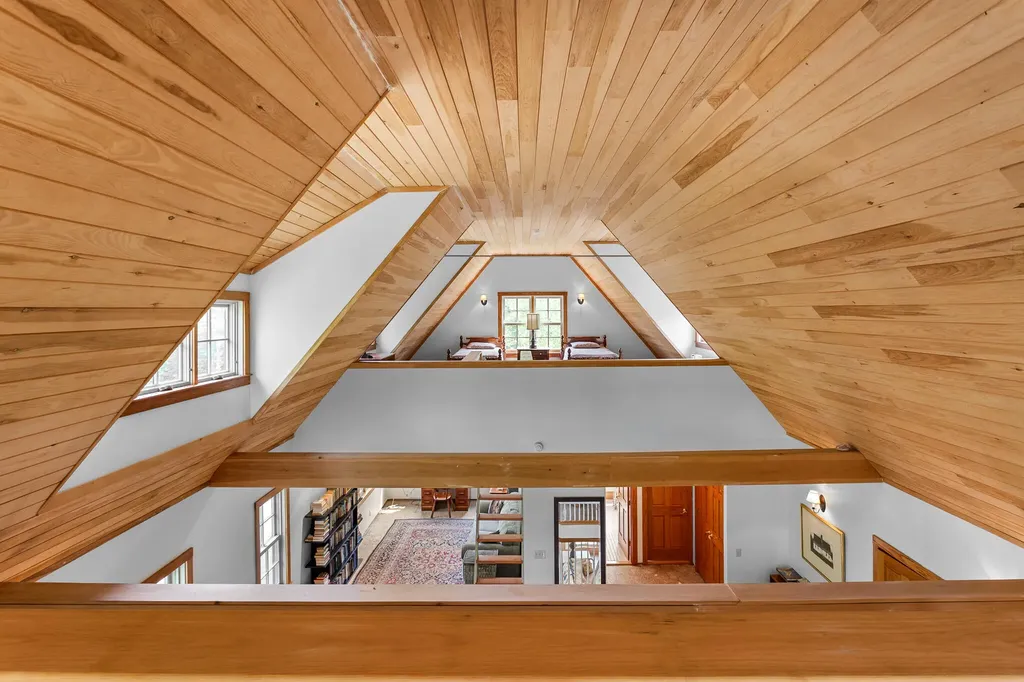 24 Moosewood Lane Brooksville ME 04617