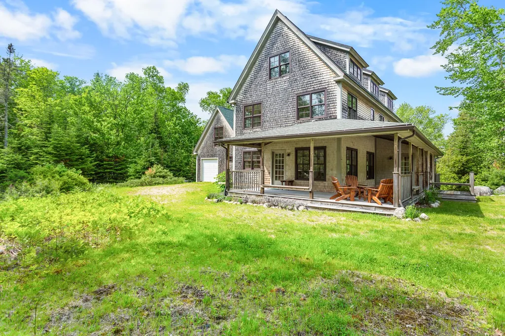 24 Moosewood Lane Brooksville ME 04617