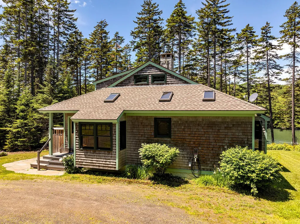 200 Oceanward Drive Friendship ME 04547