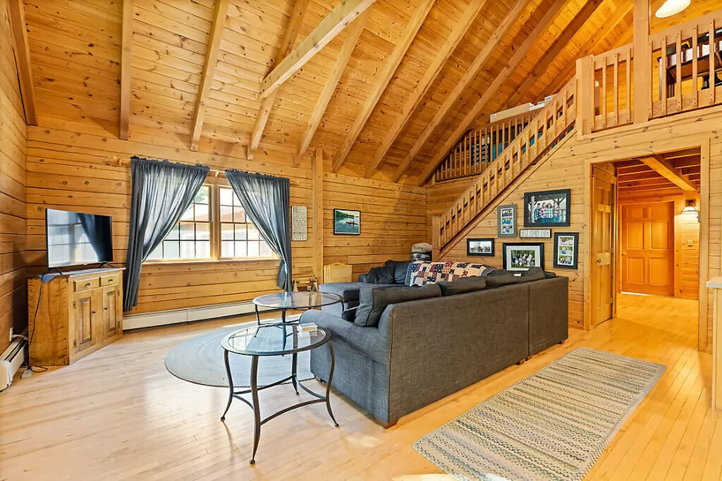 47 Rustic Lane Gardiner ME 04345
