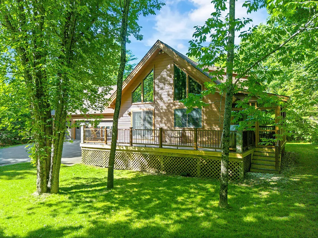 47 Rustic Lane Gardiner ME 04345