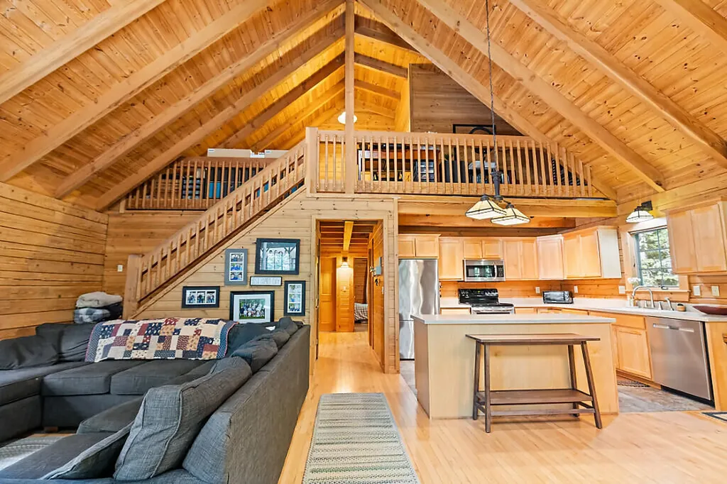 47 Rustic Lane Gardiner ME 04345
