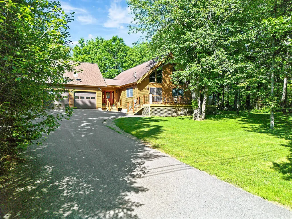 47 Rustic Lane Gardiner ME 04345