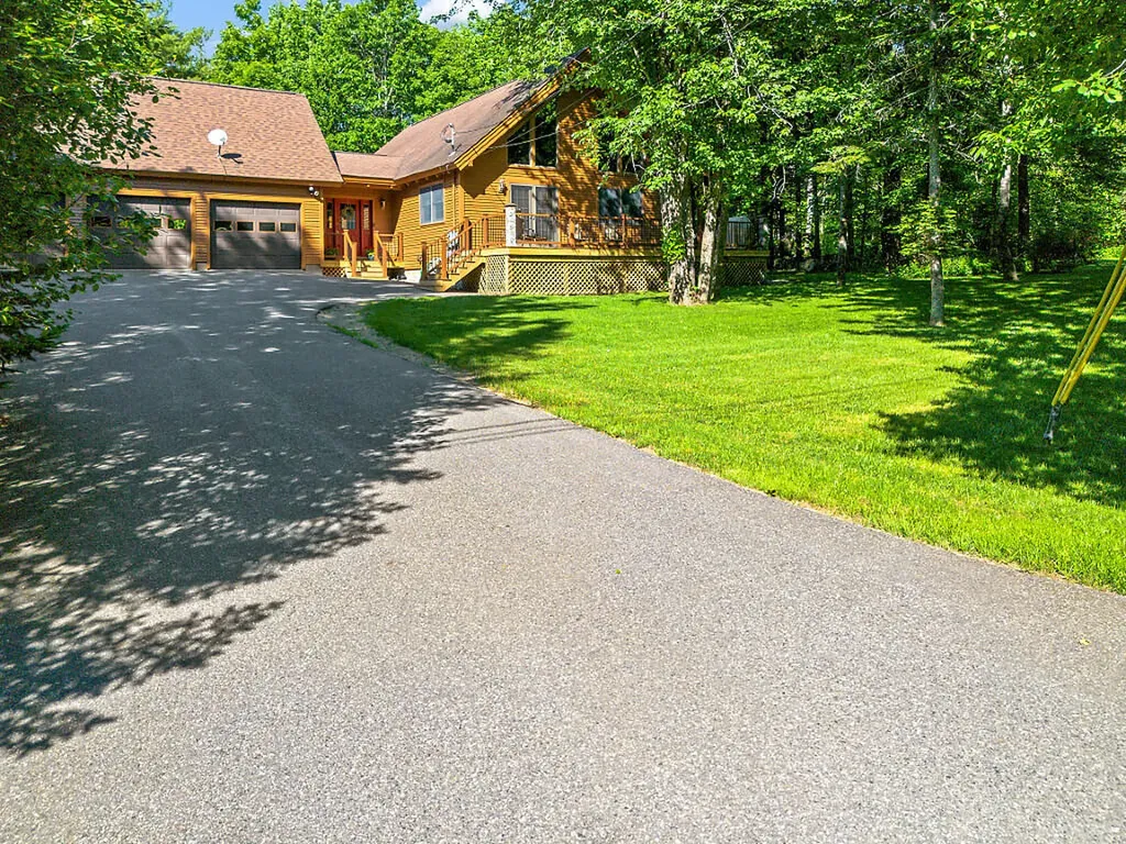47 Rustic Lane Gardiner ME 04345
