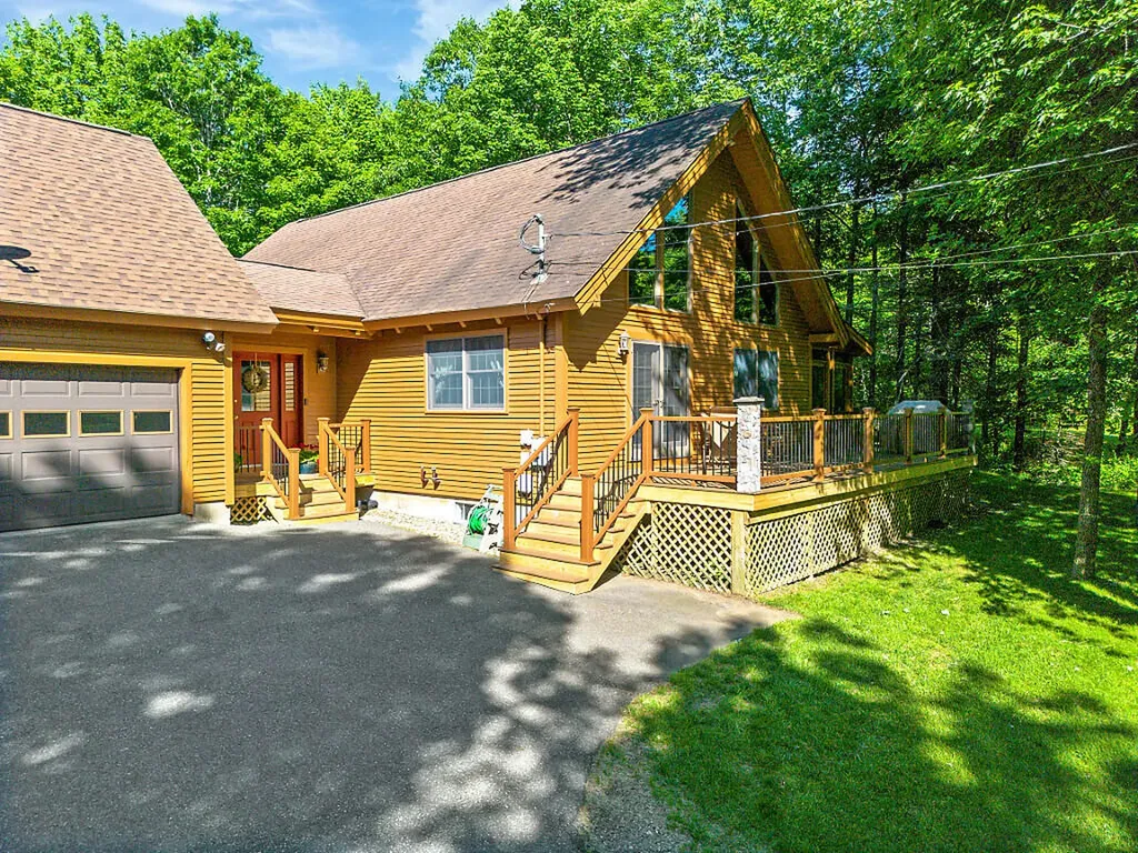 47 Rustic Lane Gardiner ME 04345