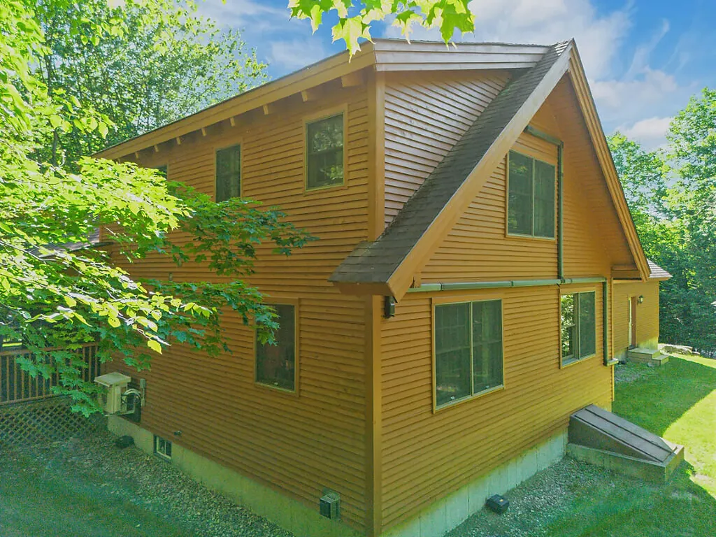 47 Rustic Lane Gardiner ME 04345