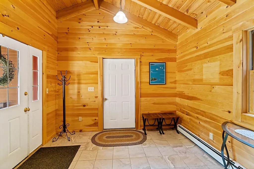 47 Rustic Lane Gardiner ME 04345