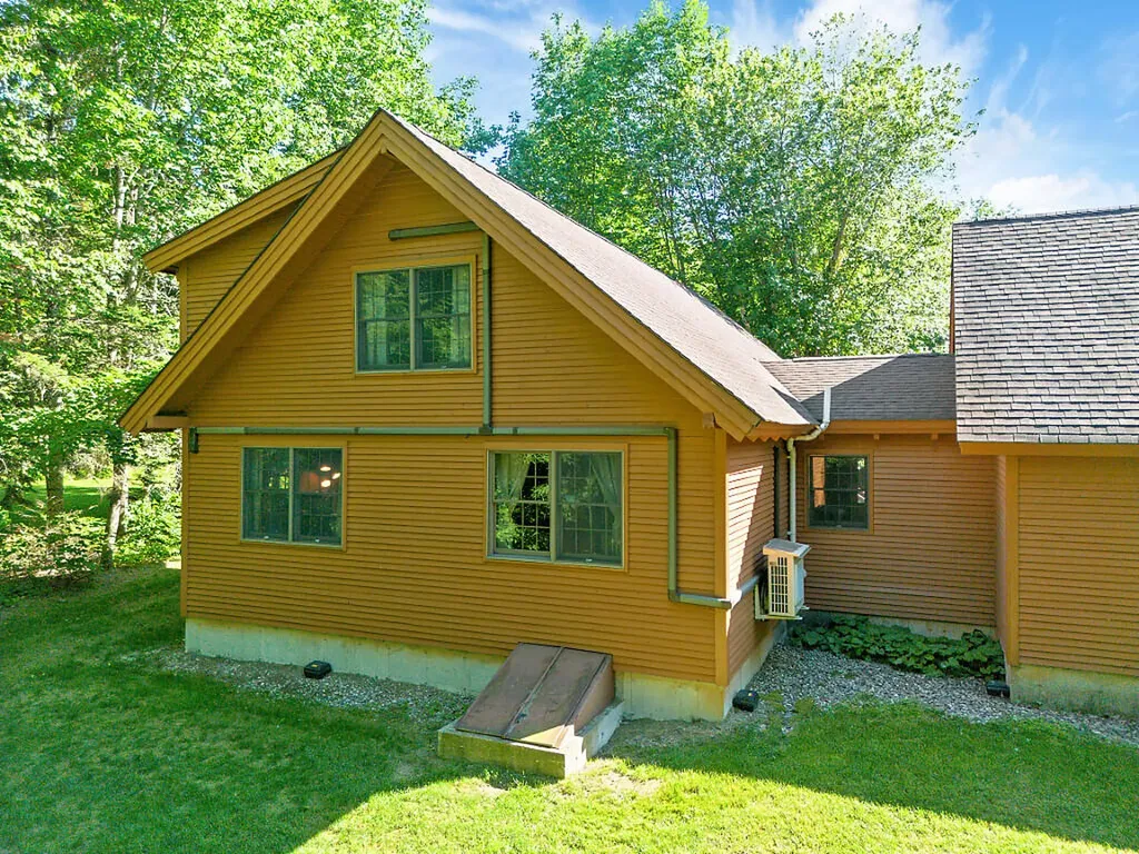 47 Rustic Lane Gardiner ME 04345
