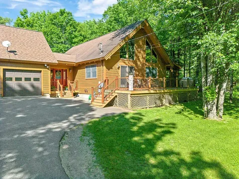 47 Rustic Lane Gardiner ME 04345