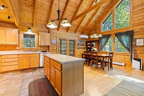 47 Rustic Lane Gardiner ME 04345