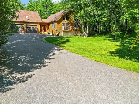 47 Rustic Lane Gardiner ME 04345