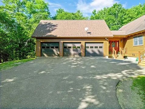 47 Rustic Lane Gardiner ME 04345